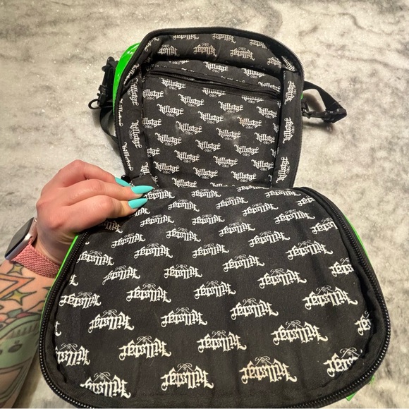 green alien bag 👽 - Picture 5 of 6